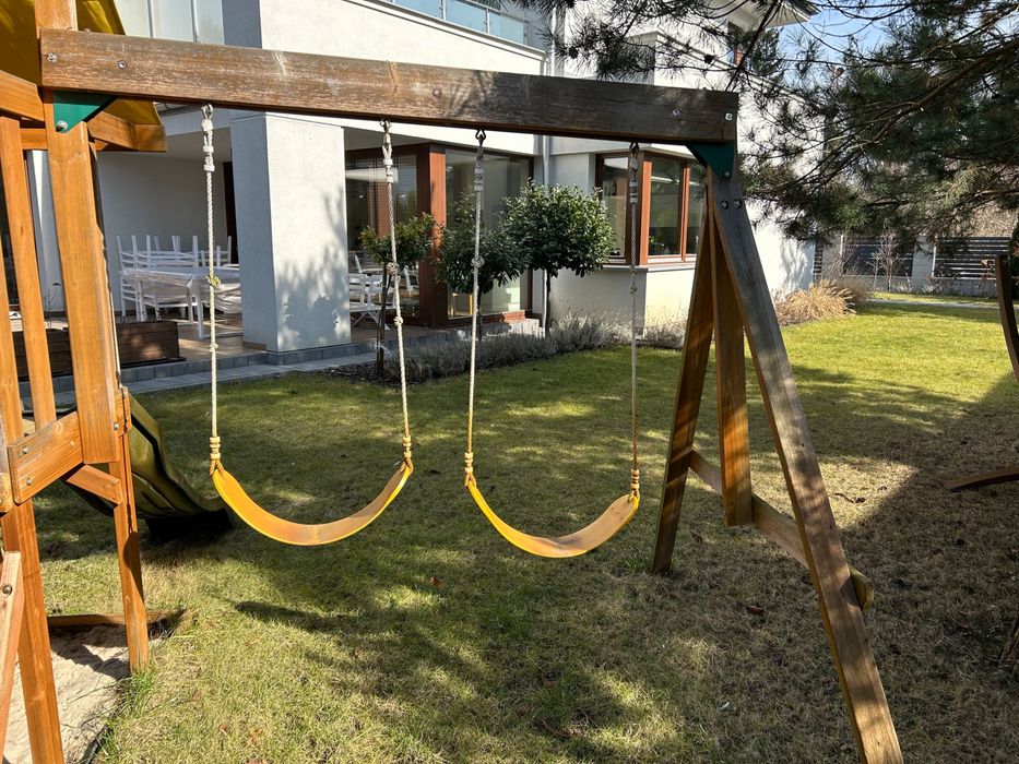 Używany dziecięcy plac zabaw do ponownej impregnacji