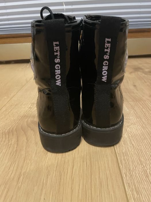 Czarne lakierowane botki / trapery – rozmiar 39