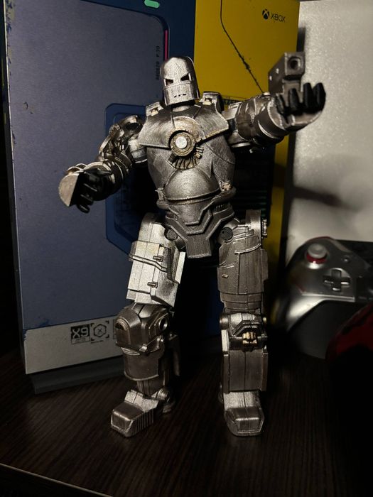 Iron man, залізна людина