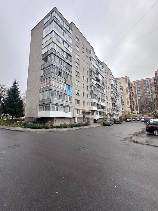 Продаж 2-кімнатної квартири біля РАГСу