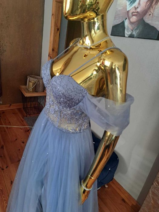 Śliczna suknia tiulowa na studniówkę R36 mega rozcięcie Polski produce