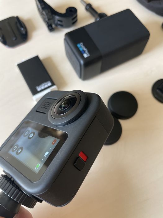 GoPro MAX 360  2 + 2 батереї і док станція