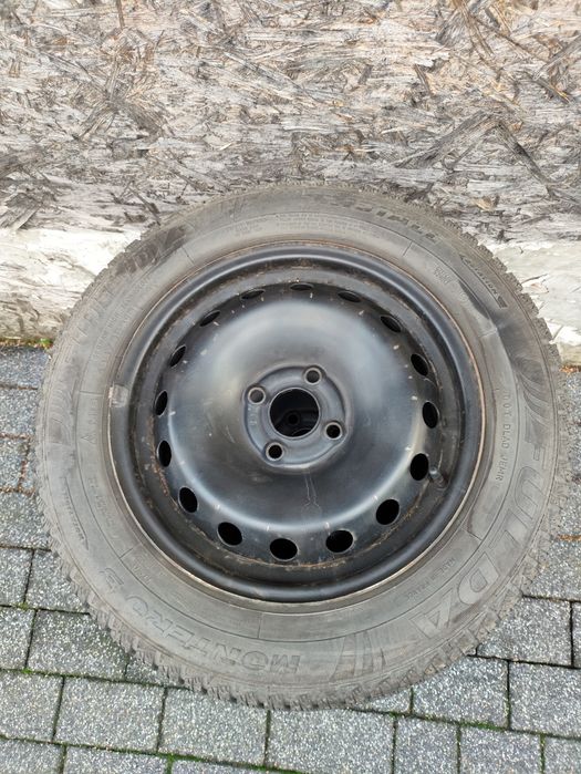 Koła z oponami zimowymi r15