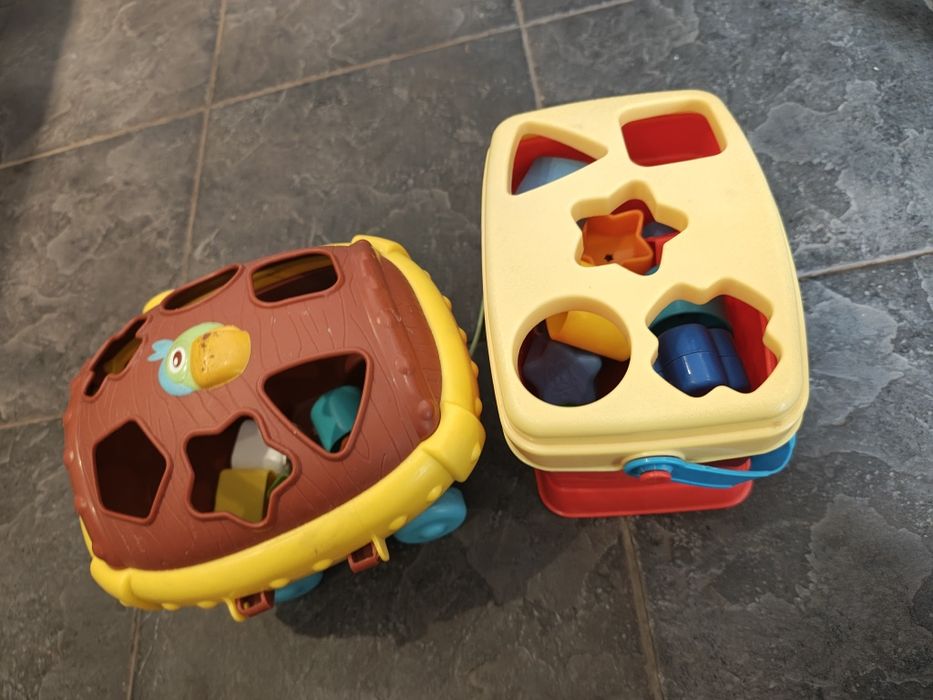 Brinquedos de bebé e criança