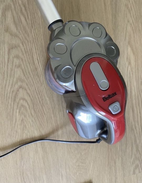 Aspirador vertical Beltax dentro da garantia