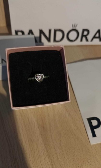 Srebrny Piersionek Pandora z Różowym Sercem rozmiar 50mm