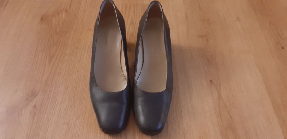 Czółenka skórzane 40 rozm.