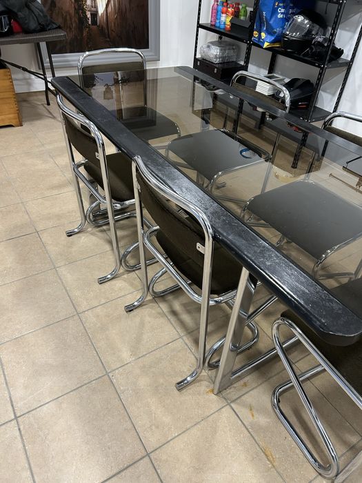 Mesa  de madeira e vidro com 6 cadeiras cromadas