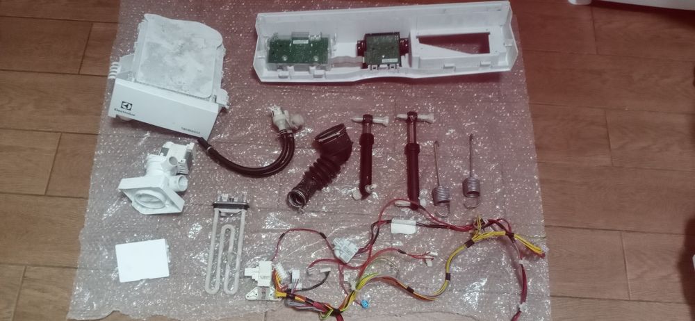 Запчасти к стиральной машине electrolux.