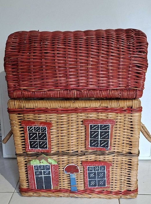 Cesto / Casa para brinquedos, em verga, vintage