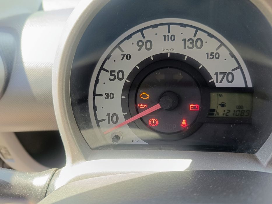 Toyota Aygo 1.0 a gasolina de 2006
Com 122 mil quilómetros 
Revisão feita até