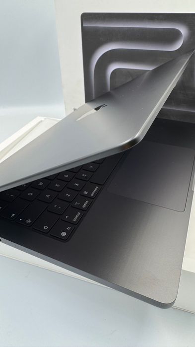 Apple MacBook Pro 14 M5 24/1TB Space Black (MDE34) 2025