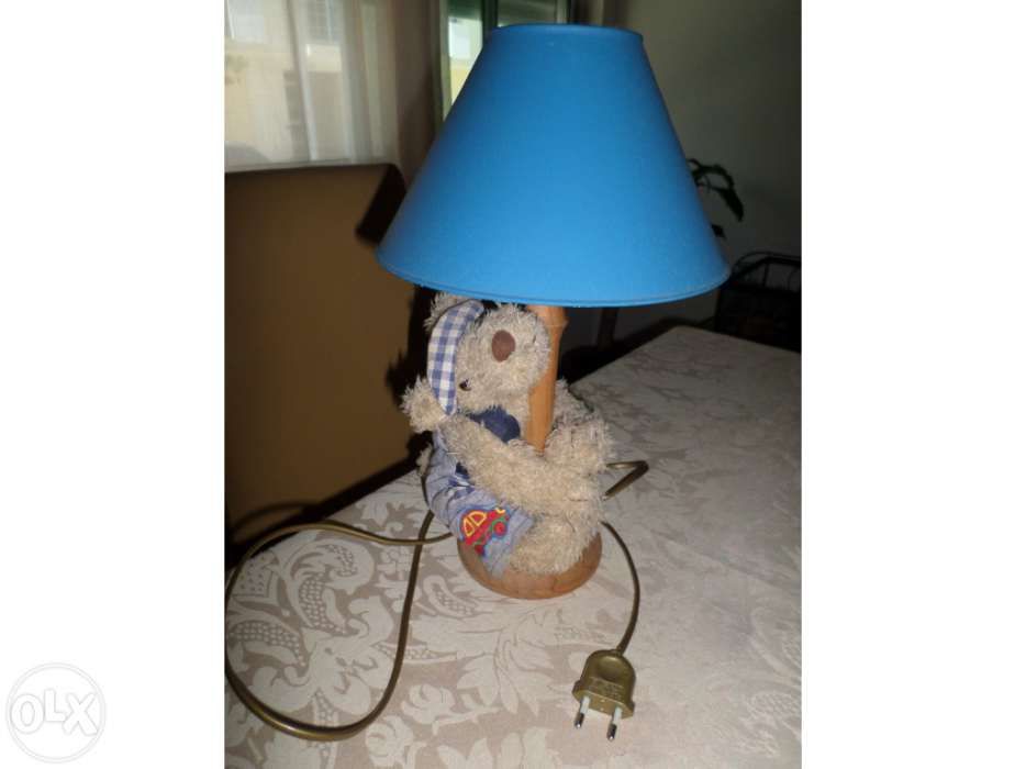 Candeeiro e moldura para quarto de criança