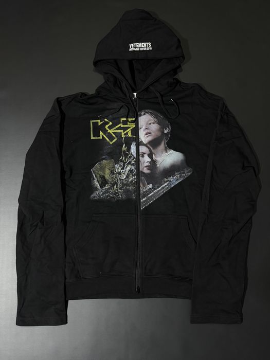 vetements titanic - купить мужские кофты и свитеры - Цена на OLX.ua