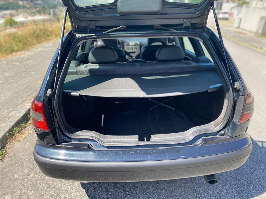 Volvo V40 1.9 TD Sport - Teto de Abrir | Pele | Bancos Aquecidos | Bancos Infantis Integrados