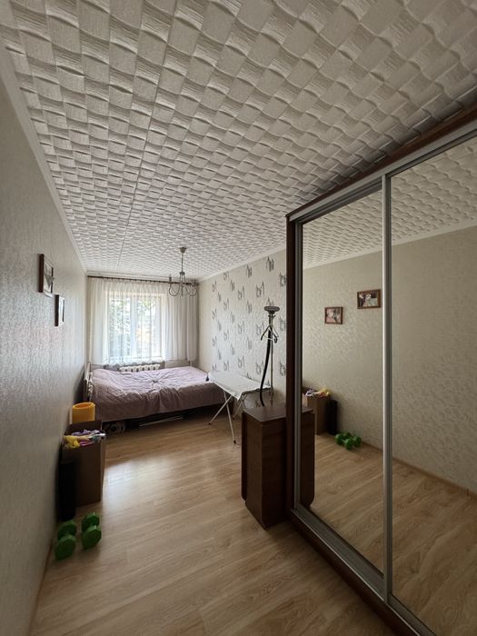 Продаж 3х кім квартири з косметичним ремонтом м. Соснівка