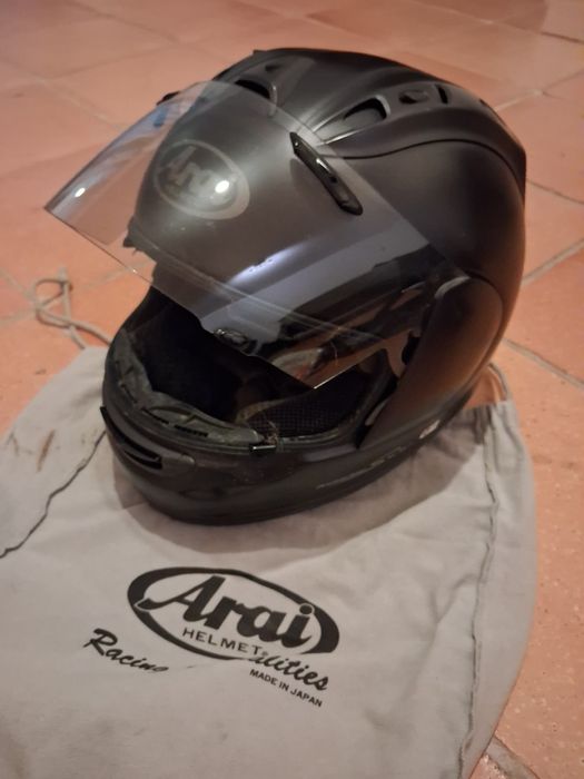 Capacete Arai RX-7 e MoveoBrace Carbon