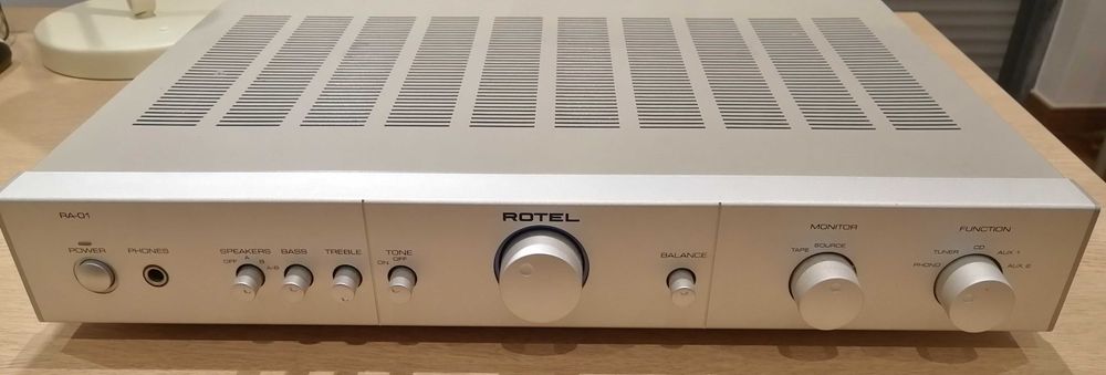 Amplificador Rotel RA 01