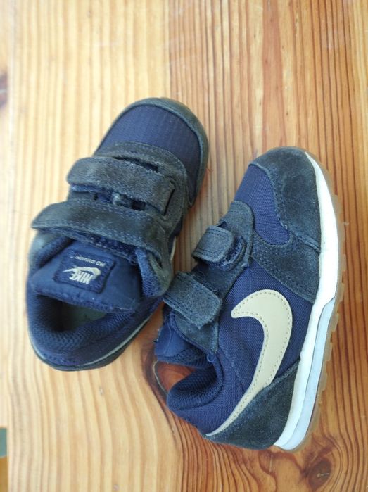 Tênis Nike tamanho 25