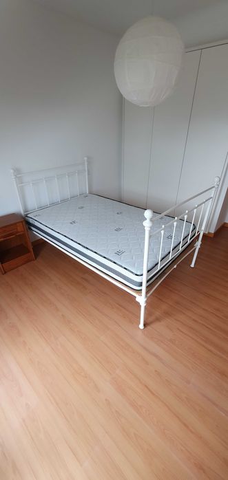 Cama antiga em ferro c/ Colchão