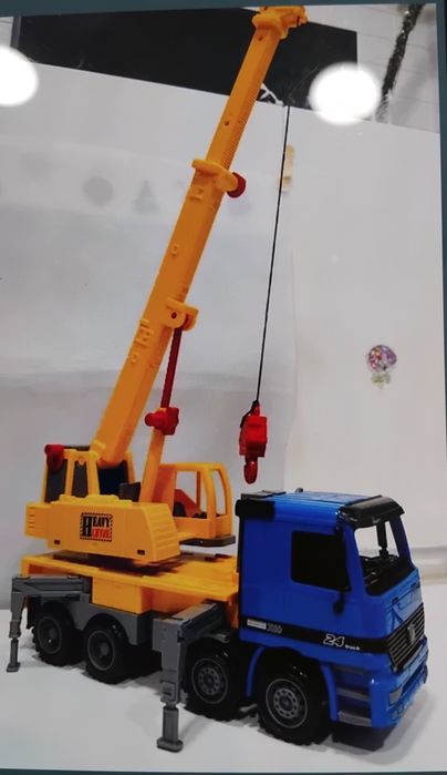 Вертолет;Ж/д Дорога и поезд;Машины детские разные;Кран;Скорая помощь