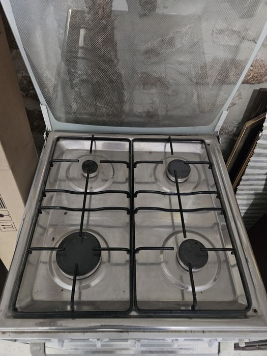 Forno 4 bicos bom estado