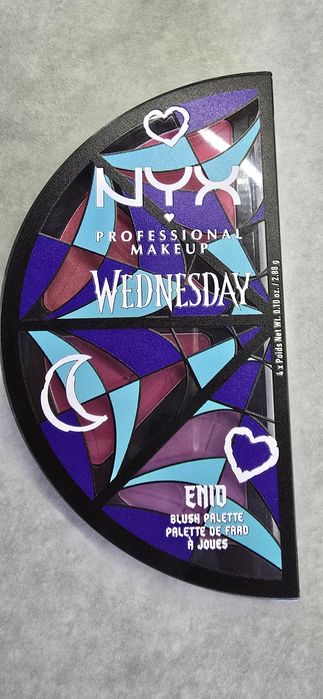 Paleta róży NYX edycja Wednesday róż do policzków