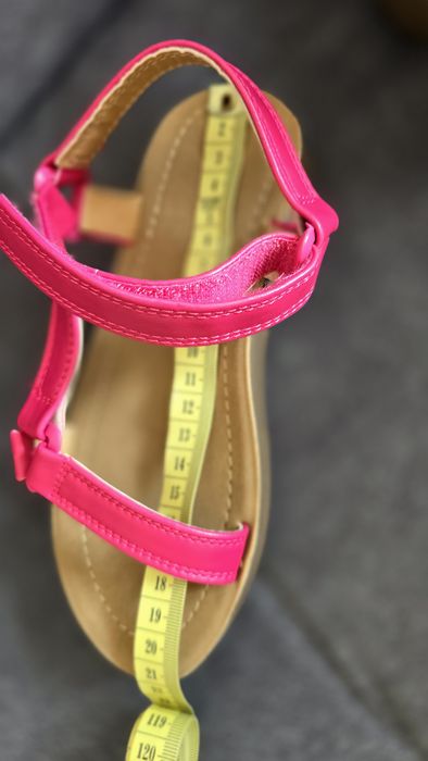 Sandałki różowe nowe