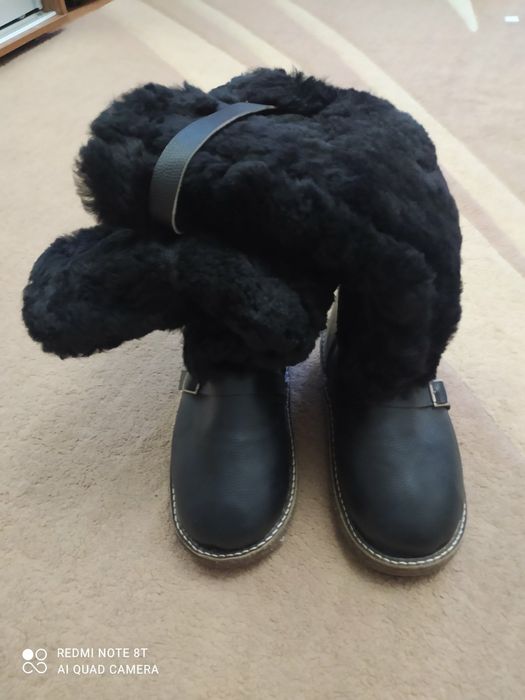 Продам настоящие женские унты