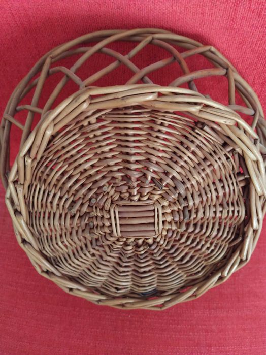 Cesta nova em verga tamanho médio diâmetro 28cm