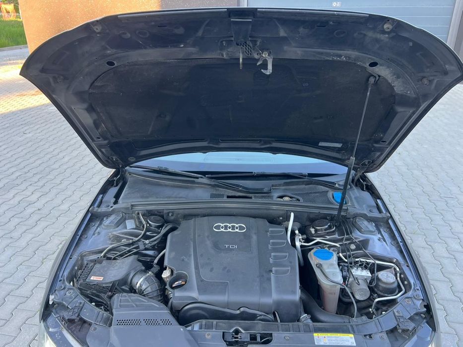 Audi A4 B8 2.0tdi автомат