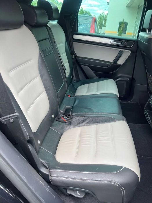 Volkswagen Touareg      2017