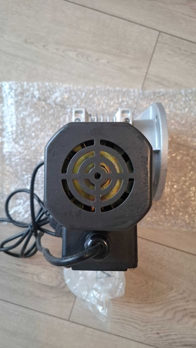 Motoreduktor Technix, przekladnia ślimakowa