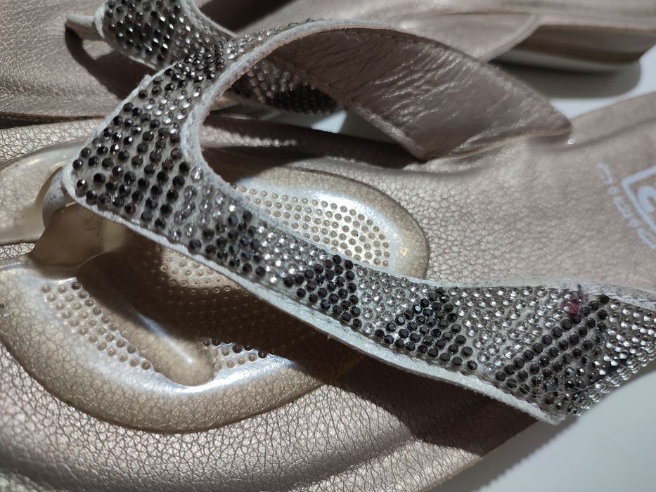 Босоніжки жіночі літні