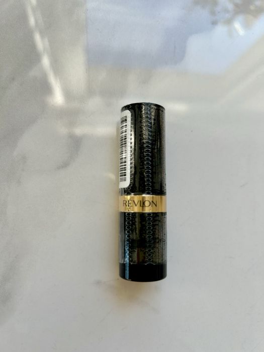 Pomadka Revlon Super Lustrous Lipstick champagne pearl nude nudziakowa