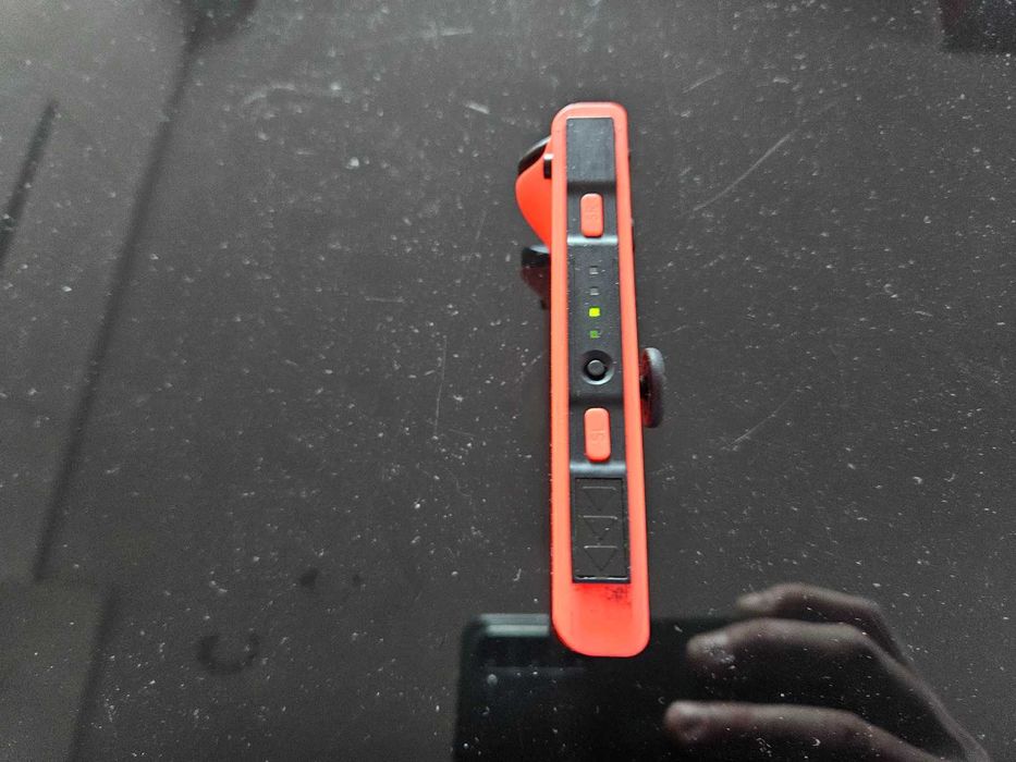 Joycon Nintendo Switch czerwony oryginalny prawy