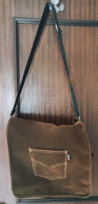 Mala a tiracolo de bombazine