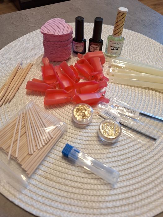 Sprzedam lakiery hybrydowe