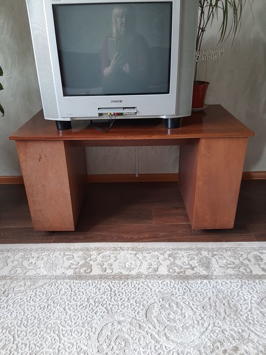 Продам журнальний столик