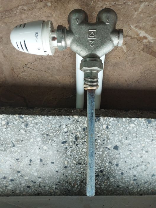 zawór czterodrogowy kątowy do instalacji dwururowych herz vua-40  Mini