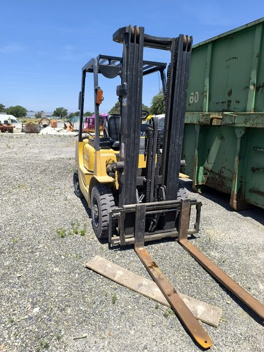 Empilhador caterpillar gas triplex com deslocação lateral