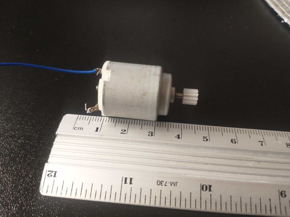mini silniczek / silnik 21mm