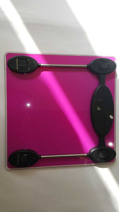 Напольные весы Saturn