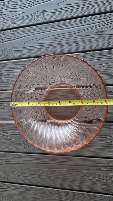 Taça de vidro rosa velho