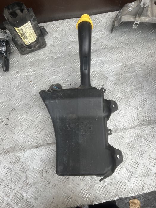 68081369AA Chrysler Бачок омывателя стекла