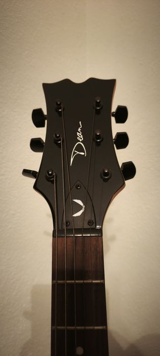 Guitarra elétrica Dean + Amplificador 10w + suporte