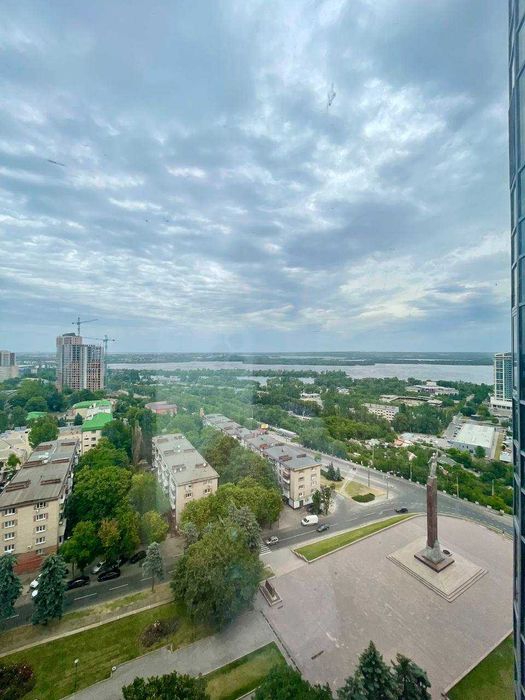 Продам розкішну квартиру в ЖК Славія з видом на річку Дніпро.