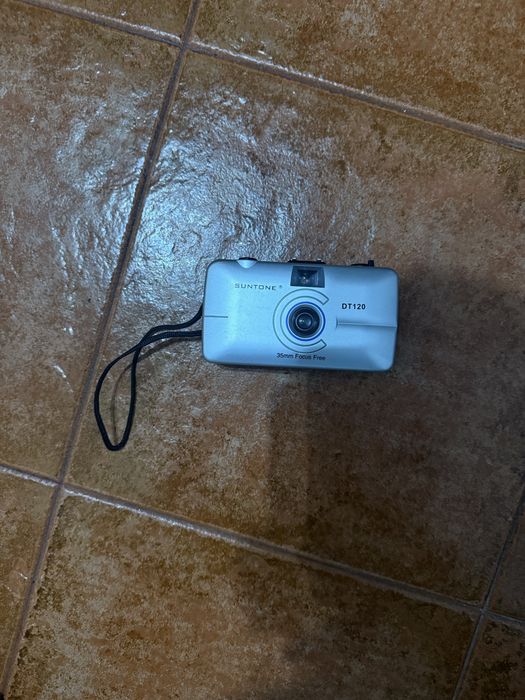 Máquina fotográfica antiga de rolo