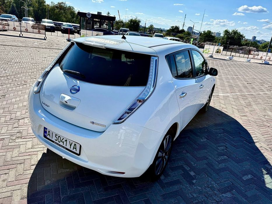 електромобіль Nissan leaf 30квт