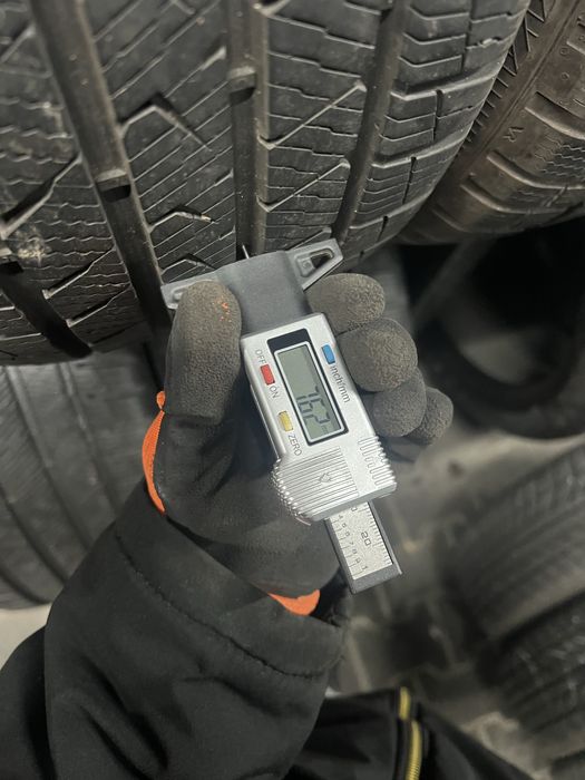 Шини,Резина,Пара,Зима 215/55/17 98W Vredestein Quatrac Pro